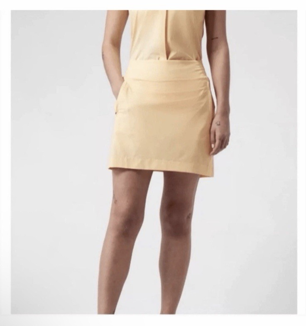 NWT Athleta Women Brooklyn Skort 16" Lunaria Yellow size 8 Soft Girl Athleisure